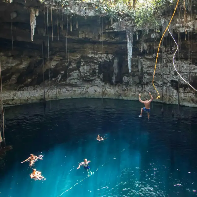 Solo Travel to Playa del Carmen: safety, routes, and experiences