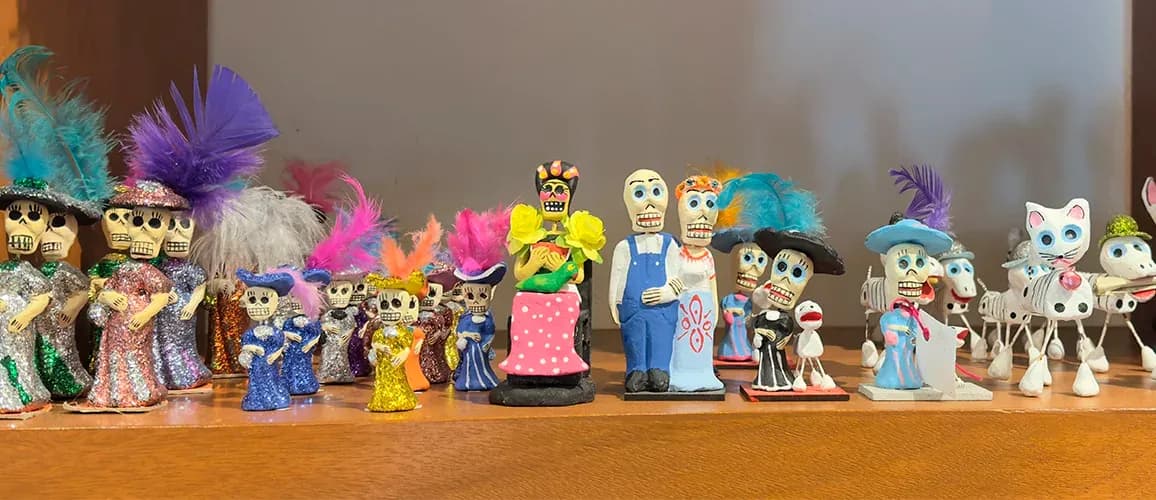 THE MAGIC OF THE HANDCRAFTED: CERAMIC PAINTING WORKSHOPS AND LOCAL ART WITHIN THE RESORT