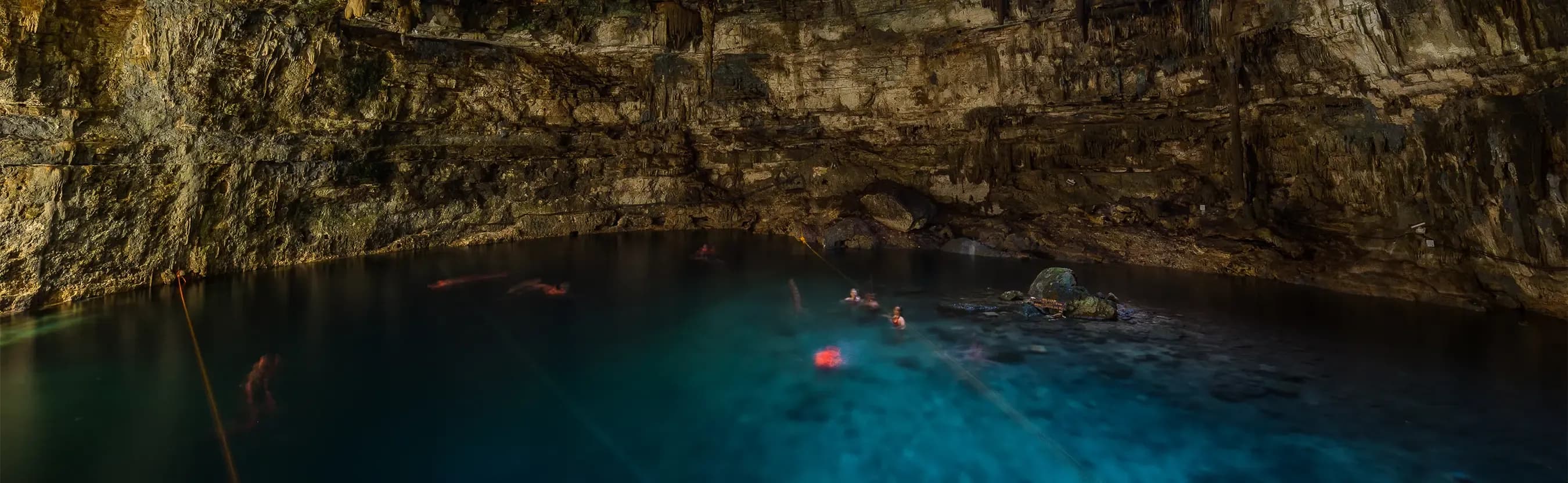 Santuarios de Agua: Descubre los mejores Cenotes en Playa del Carmen y su legado ancestral